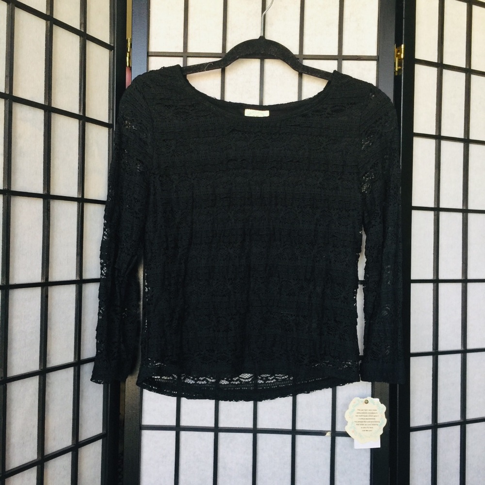 NWT 🖤 Lace Crop Top Blouse 🖤